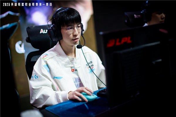 026年英雄联盟职业联赛 为玩家带来超凡体验ky开元棋牌无畏竞巅峰！傲风携手2025-2(图5)